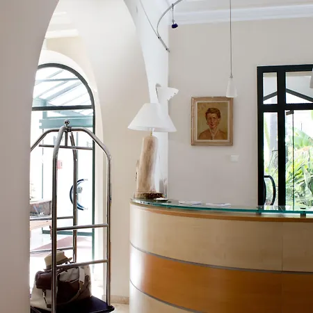 Отель Excelsior