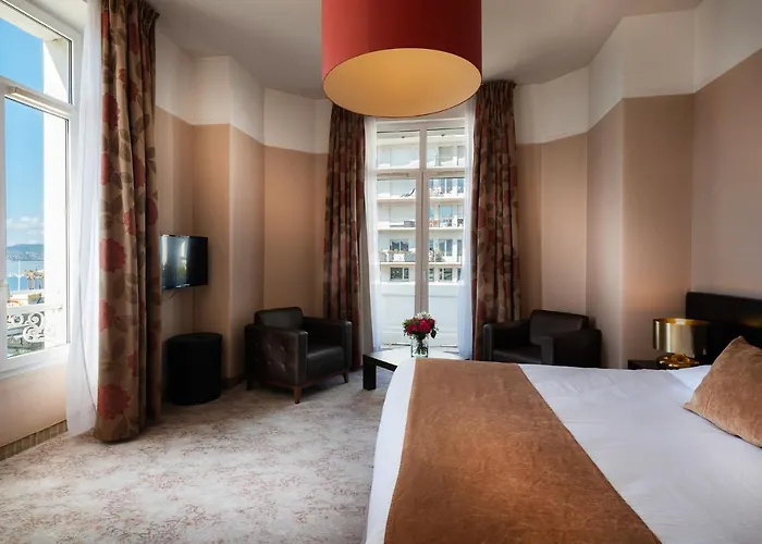 艾克塞西尔酒店 4* Saint-Raphaël